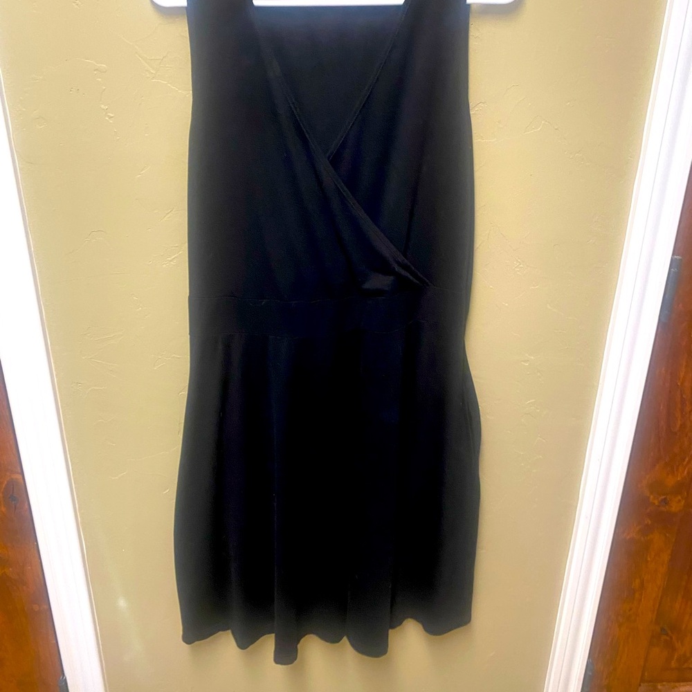 GUBERRY  V Neck Sleeveless Sundress Summer Flare Tank Dress with Pockets - Picture 4 of 5